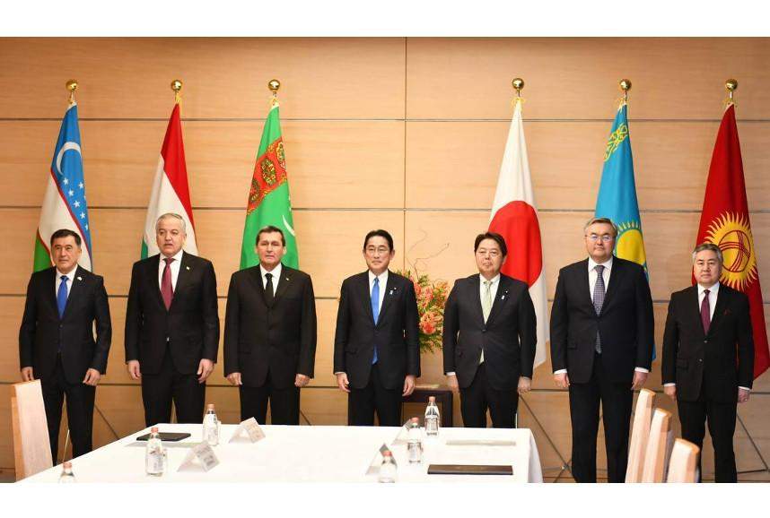 Kazakh FM Mukhtar Tleuberdi Pays Visit To Japan