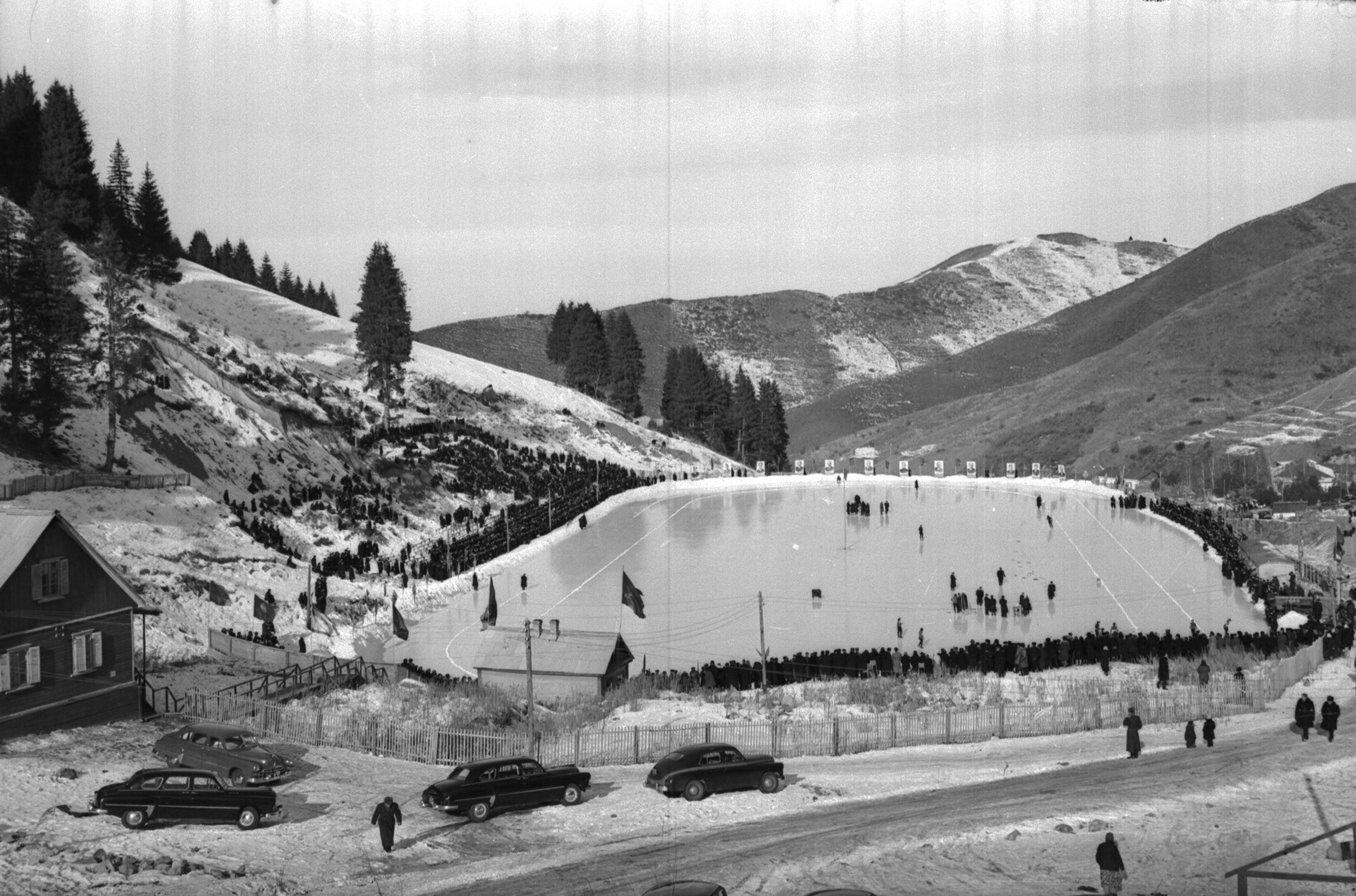 Редкие кадры: неизвестные факты о строительстве Медеу в Алматы