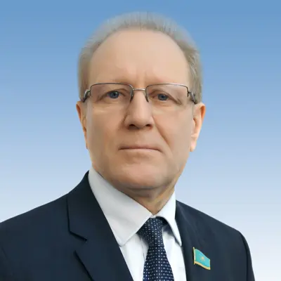 Albert Pavlovıch Raý  
