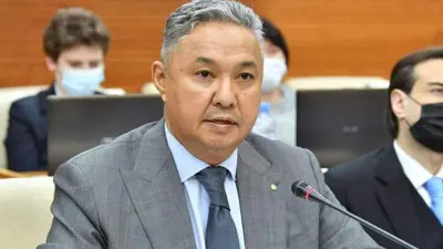 Азат Перуашев 