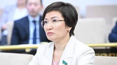 РАХМЕТОВА Әсем 