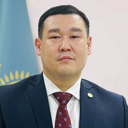 Азат Сиражиддинович Султанов