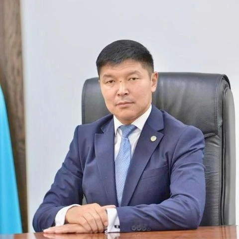  Ernat Dúısenbekuly Bázil