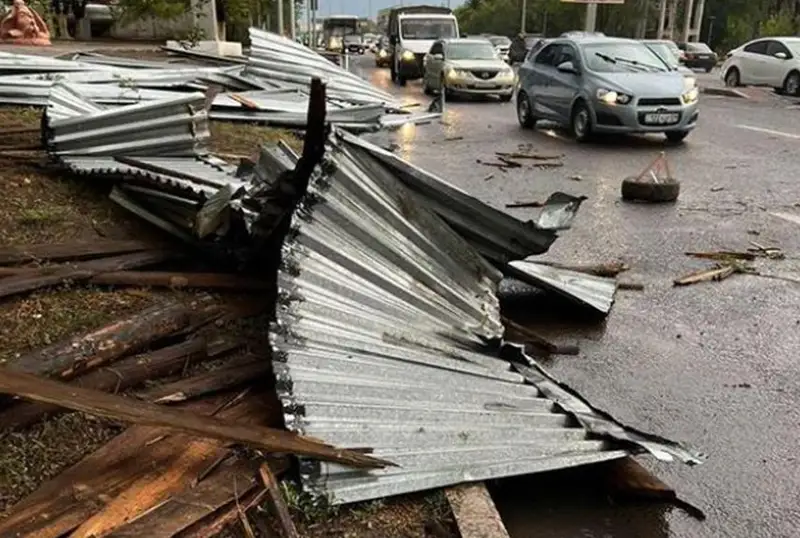 قاراعاندىنى سۋ باسىپ، مەكتەپ-ينتەرناتتىڭ شاتىرى كوككە ۇشتى