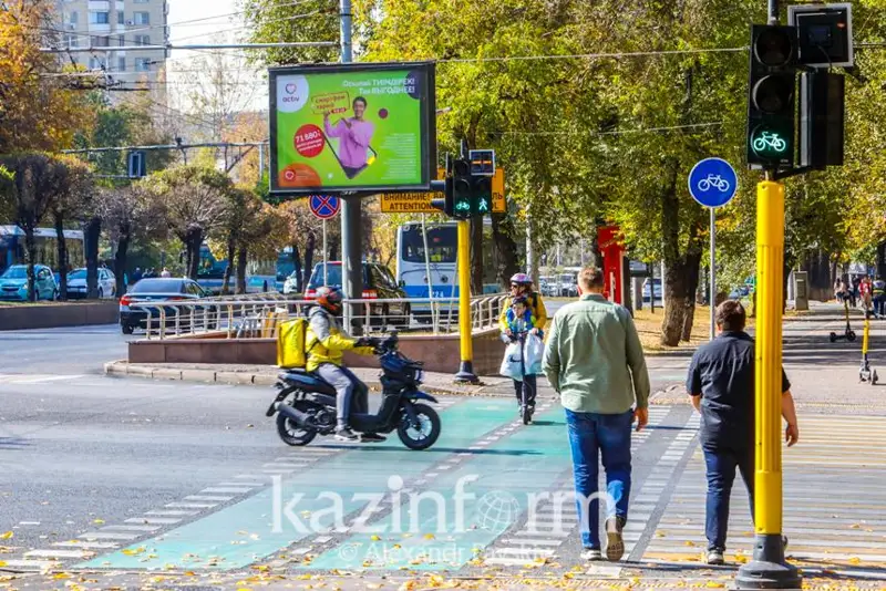 Almatyda moped júrgizýshileri bir táýlik ishinde 78 ret jol erejesin buzdy