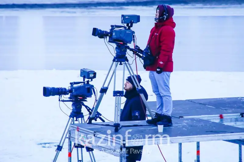 Художественный фильм с применением дыма и пиротехники снимают на улицах Алматы