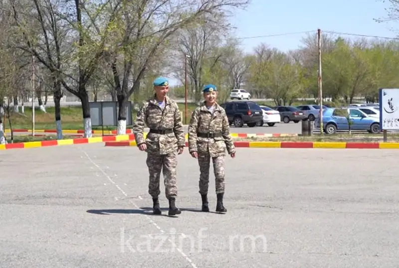 Taldyqorǵanda áskerde jarasqan juptar kóbeıip keledi