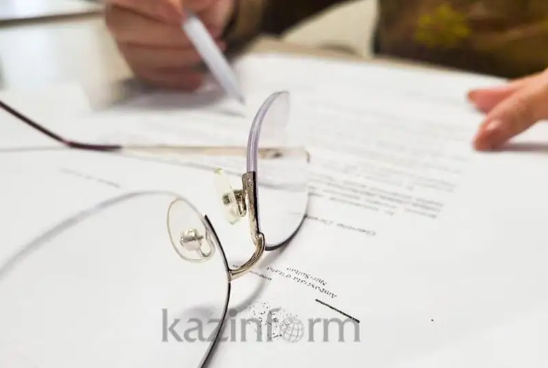 Advokattyń qyzmetine kedergi keltirgen memorgan ókiline 140 myń teńge aıyppul salynady