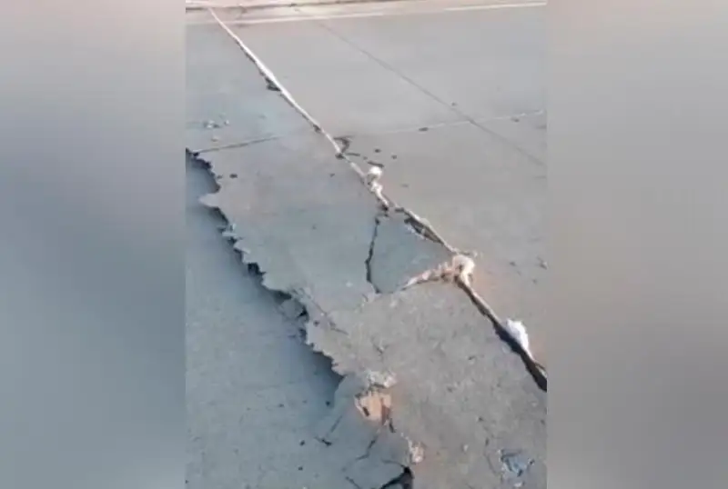 الماتى- قورعاس تاسجولىندا بەتون پليتالار كوتەرىلىپ كەتتى