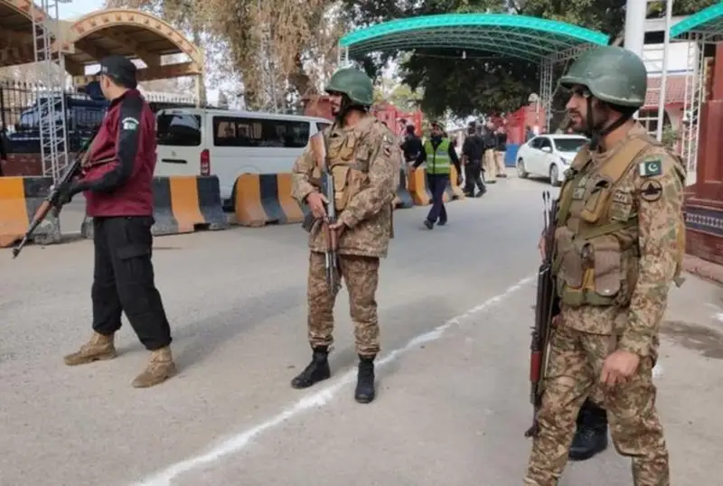 Покистон масжидидаги портлашда ҳалок бўлганлар сони 59 нафарга етди