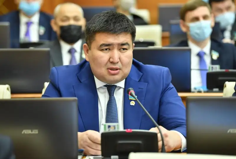 Barlyq partııany teń básekelesimiz dep esepteımiz - Elnur Beısenbaev