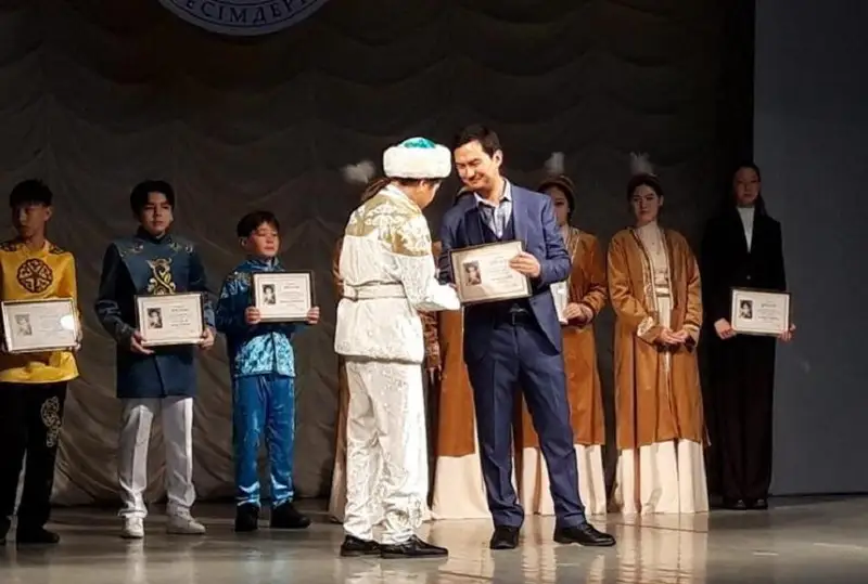 Лучших кюйши наградили в Караганде