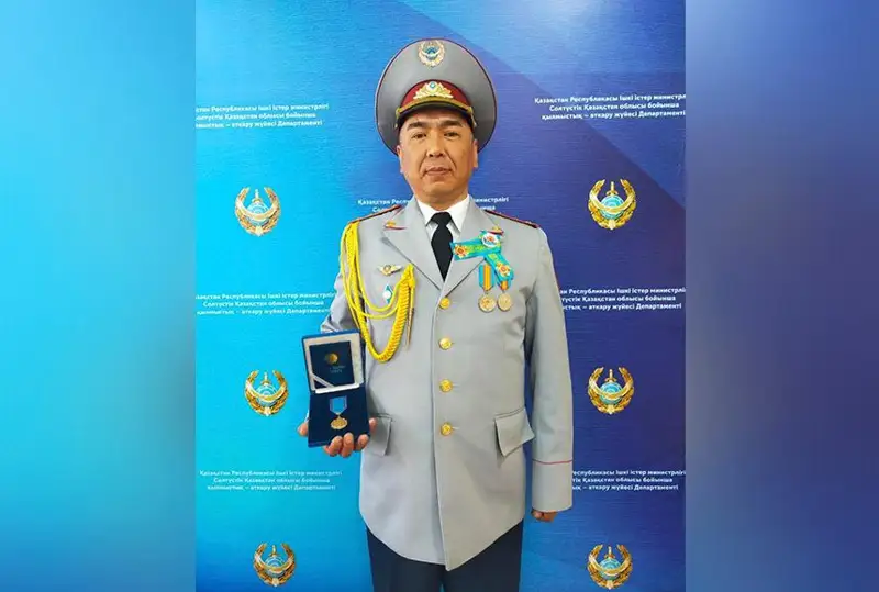 СҚО-да сотталған адамды құтқарып қалған пробация қызметкері наградталды