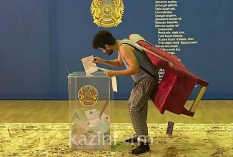Qar barysy, Dıvan batyr, nındzıa tasbaqalar – Saılaýdaǵy erekshe daýys berýshiler