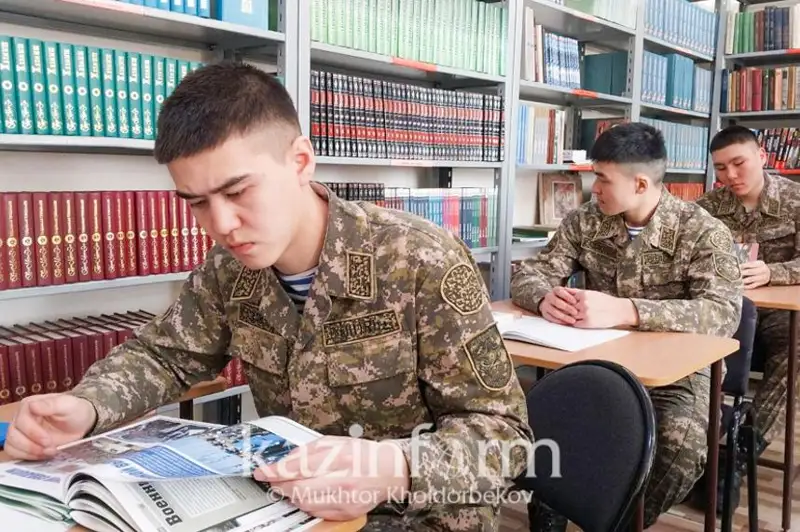 Учебные заведения Минобороны РК отбирают граждан для получения военного образования за рубежом