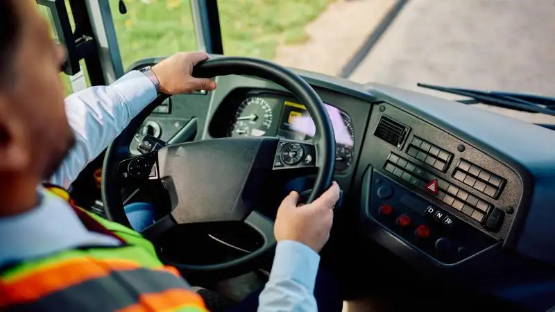 مينيستر جەڭىلدەتىلگەن اۆتوكولىك نەسيەسى تۋرالى سۇراققا جاۋاپ بەردى