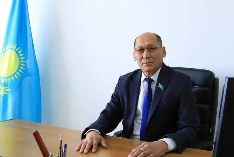 Председателем маслихата города Актау избран Сембигали Закенов