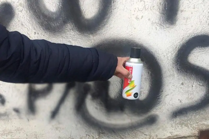 Около 300 граффити с рекламой наркотиков ликвидировали в Актау