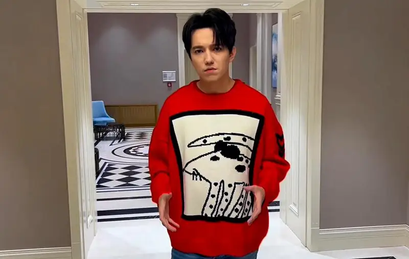 Димаш Кудайберген предупредил казахстанцев о действующих от его имени мошенниках