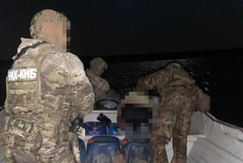 Иностранцы сбывали наркотики в Казахстан через Каспийское море