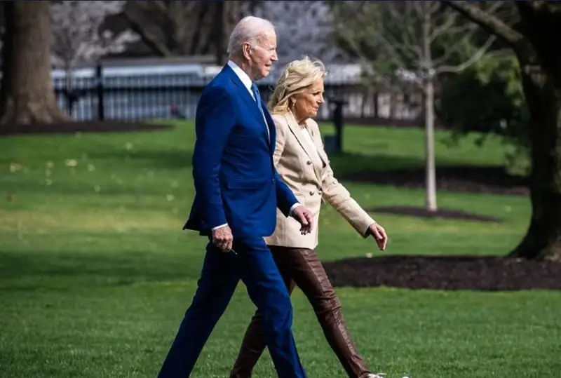 АҚШ президенти ва биринчи хоними 2022 йилда қарийб 580 минг доллар ишлаб топди