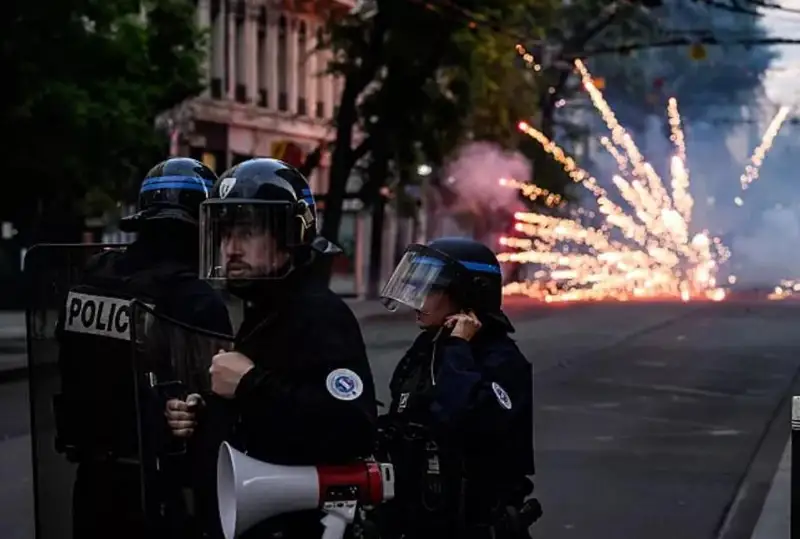 Франциядаги тартибсизликларнинг тўртинчи кечаси: 994 киши ҳибсга олинди, Лион ва Марселда зўравонликлар авжида