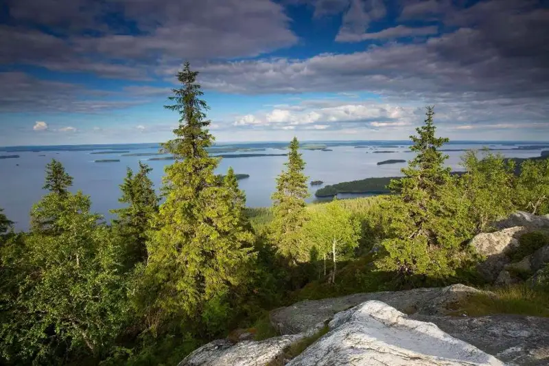 قازاقستاندىقتار «الەمدەگى ەڭ باقىتتى ەلدە» تەگىن دەمالا الادى