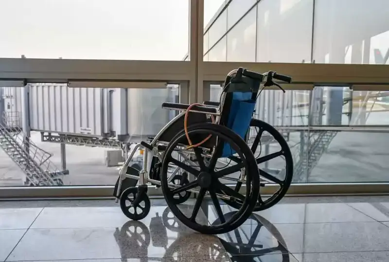 Múgedektigi bar balalar úshin ushaq bıletteri tegin bolsyn -  depýtat Erlan Ábdıev