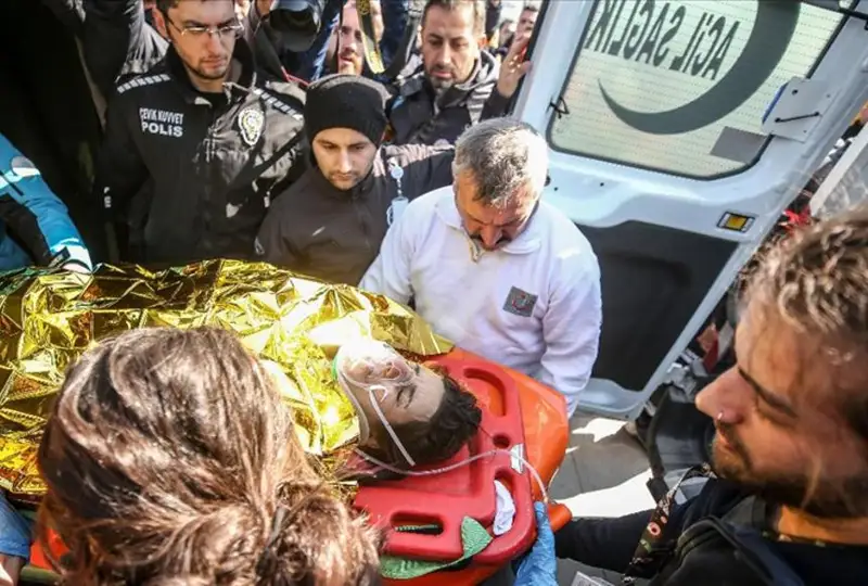 Túrkııada zilzaladan bergi on úshinshi kúni 3 adam qutqaryldy