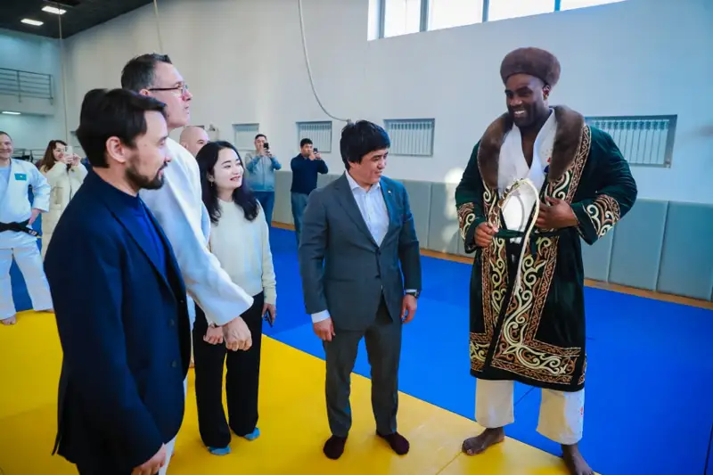 Многократный чемпион мира и Европы Ринер провел тренировку с казахстанскими дзюдоистами