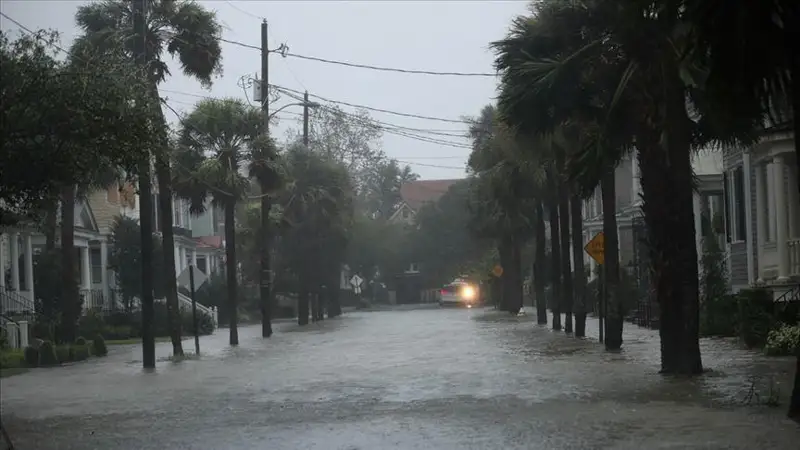 暴雨引发洪水 西班牙马德里地铁站被淹