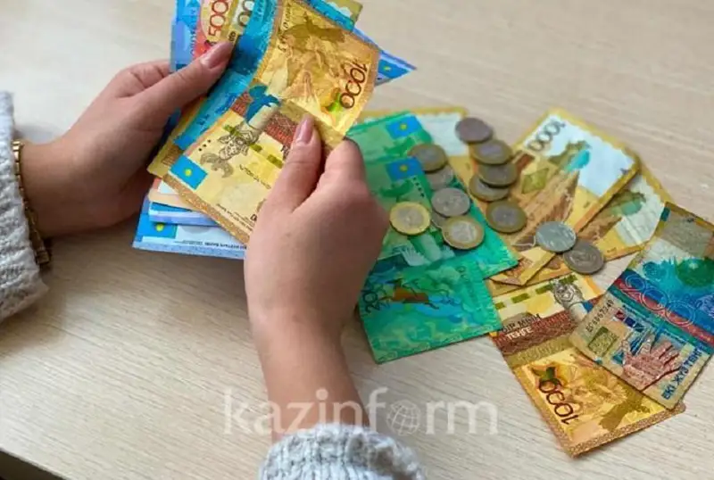 «Jasyl elde» jumys isteıtin almatylyq oqýshylar qansha eńbekaqy alady