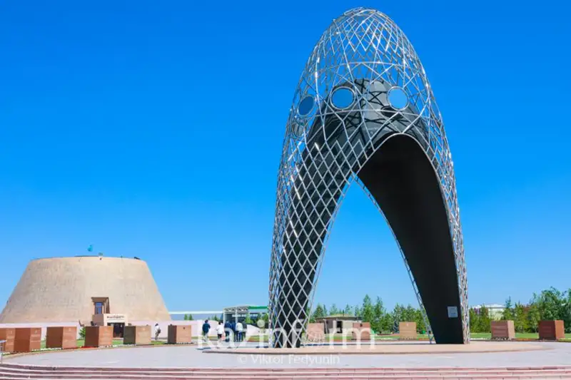 Лифт сорвался в музее АЛЖИР: две женщины получили переломы