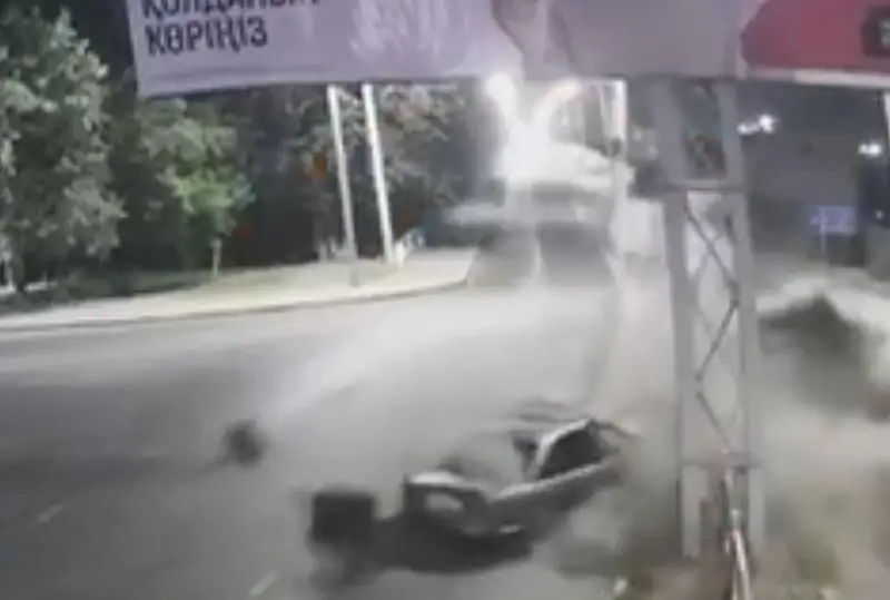 سەمەيدە جانتۇرشىگەرلىك جول اپاتى ۆيدەوعا ءتۇسىپ قالدى