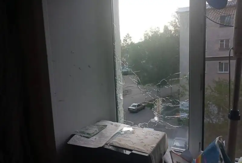 Житель ВКО из мести стрелял из ружья по окнам соседа