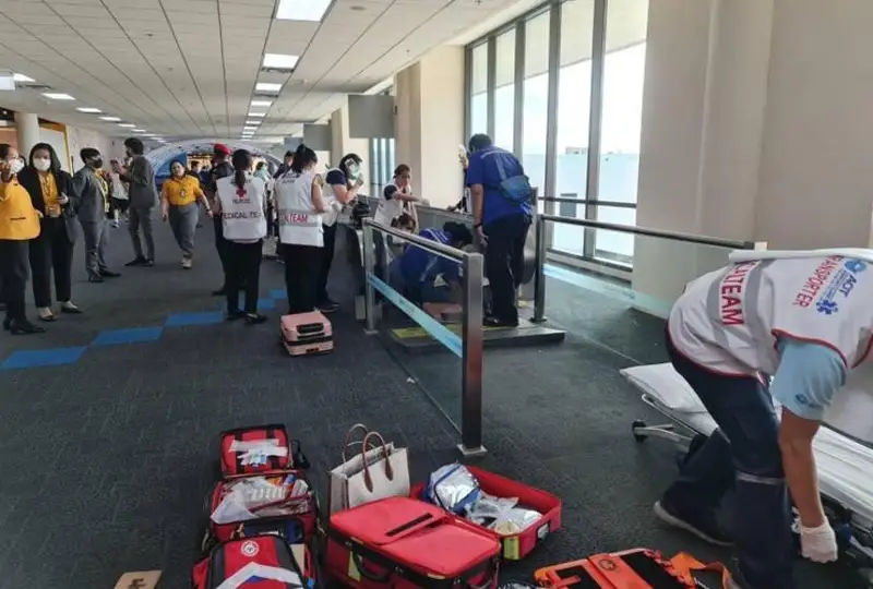 Таиланд аэропортида траволаторда юрган аёл оёғидан айрилди