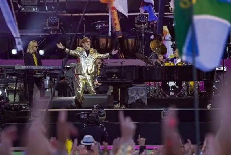 Элтон Джон дал последнее выступление на родине