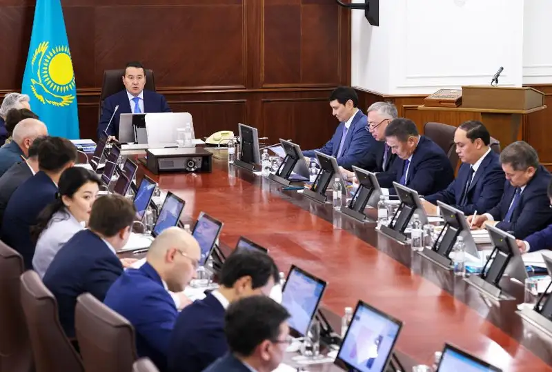 Максимально упростить алгоритм рассмотрения жалоб от потребителей поручил Алихан Смаилов