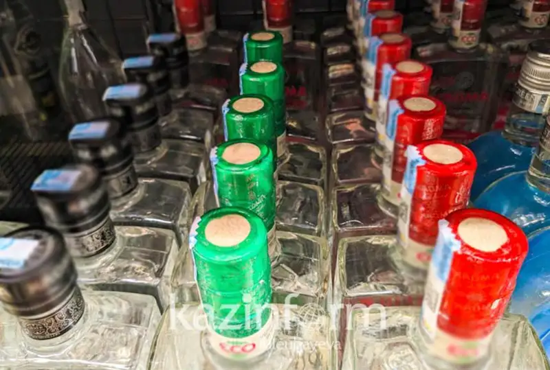 Несколько цехов по розливу незаконного алкоголя выявили в Акмолинской области