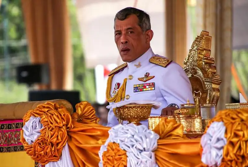 Король Таиланда одобрил роспуск парламента