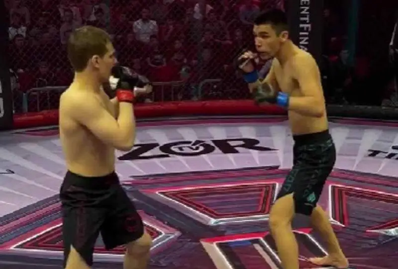 Нокаутом за 52 секунды завершился бой ММА между казахстанцем и узбекистанцем