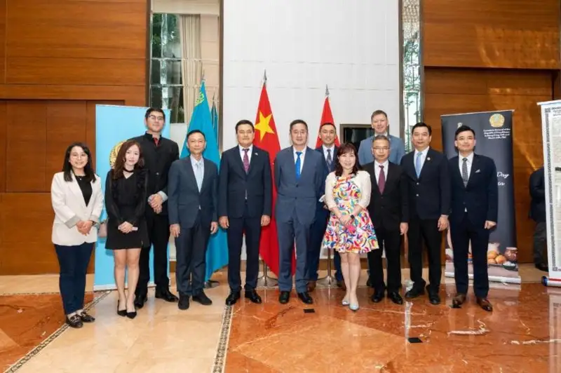 哈萨克斯坦投资推介会在香港举行