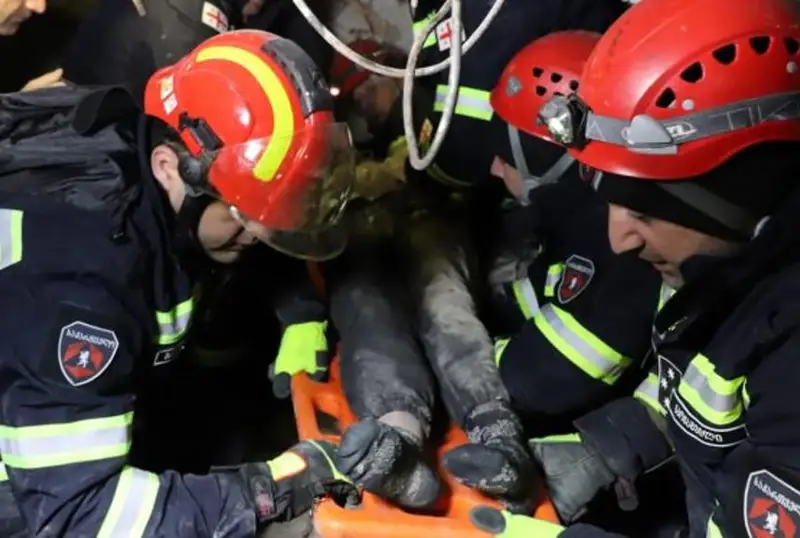 Грузия отправит дополнительно 40 пожарных в Турцию