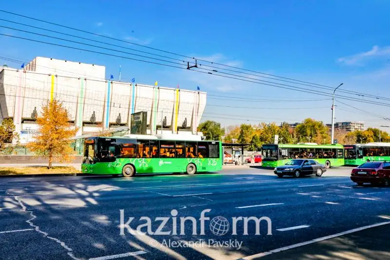 Три автобусных маршрута изменят схему движения в Алматы