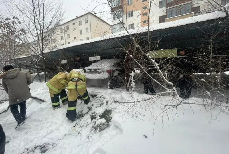 Аварийно-спасательные работы провели пожарные Шымкента