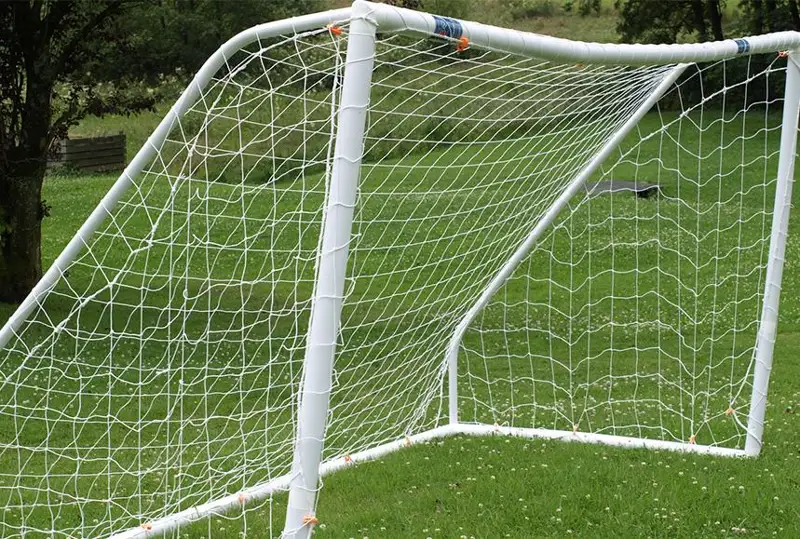 فۋتبول قاقپاسى قۇلاپ، بالانىڭ قايتىس بولۋى بويىنشا سوتقا دەيىنگى تەرگەۋ باستالدى