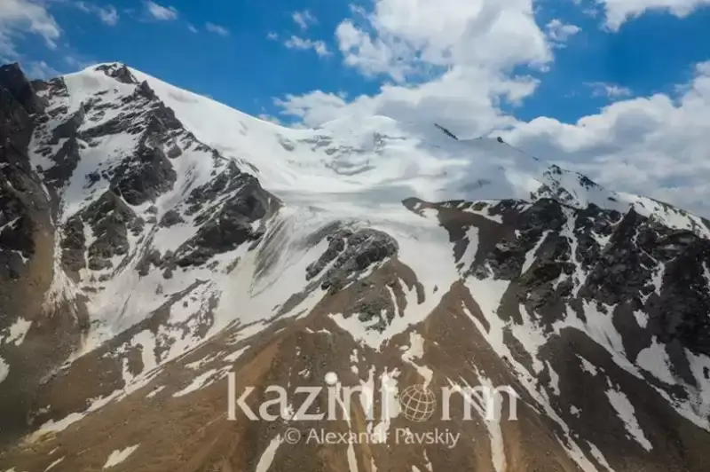 Туристы спаслись в горах Алматы в специально установленных хижинах