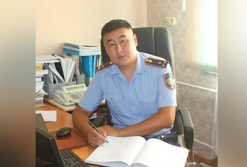 Мужчину из дымящегося дома спас полицейский в ВКО