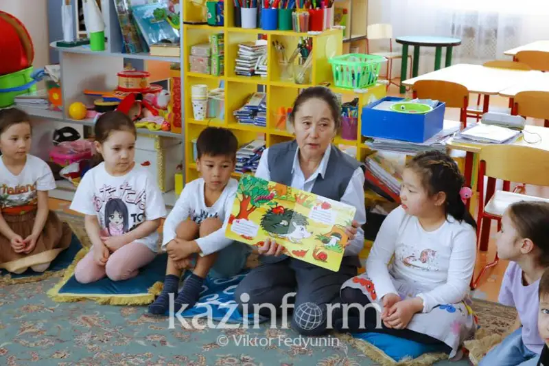 Воспитатель Алма Тауекелова рассказала о том, как за годы Независимости менялись дети и подход к ним
