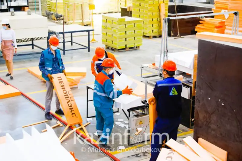 Более 14,2 тыс. иностранцев осуществляют трудовую деятельность в Казахстане